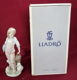 8" TALL LLADRO GIRL WITH WATER BUCKET & ORIGINAL BOX