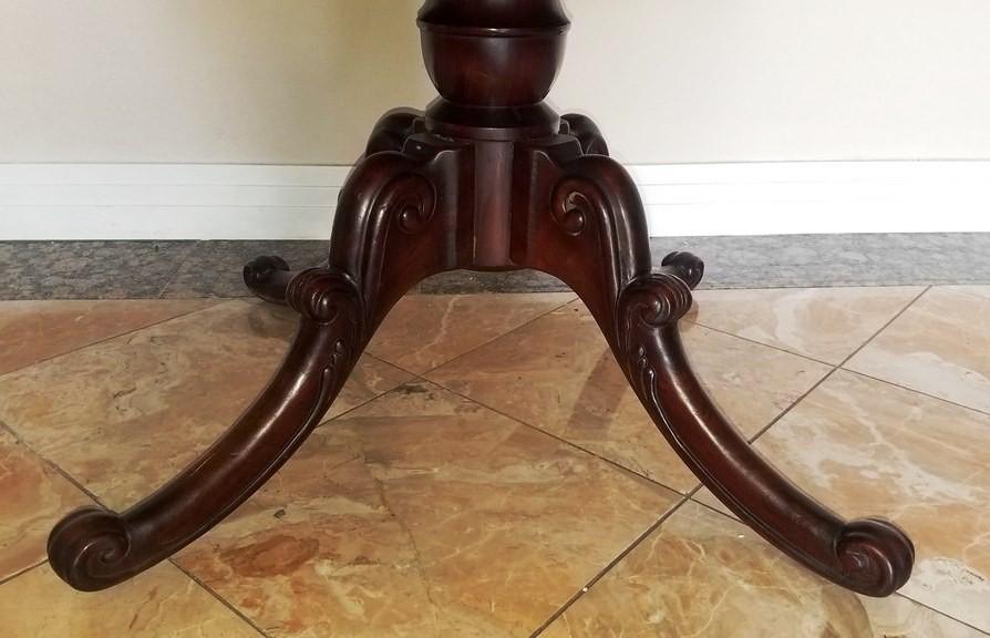 3 TIER MAHOGANY END TABLE - PRISTINE CONDITION