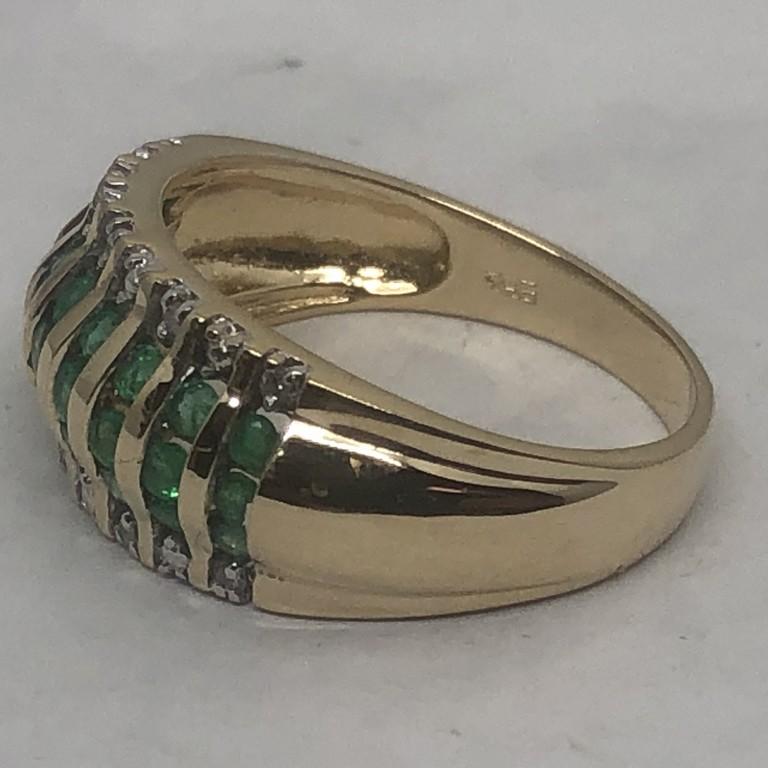 14KT YELLOW GOLD EMERALD DIAMOND RING