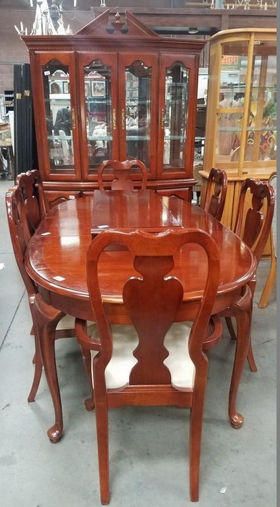 CHERRY WOOD DINING ROOM SET - TABLE & 6 CHAIRS W/ CHINA CABINET