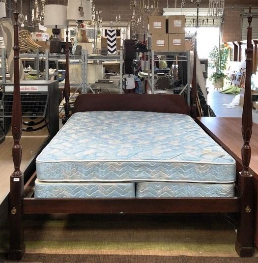 CALIFORNIA KING 4 POSTER BED W/ MATT & BOX