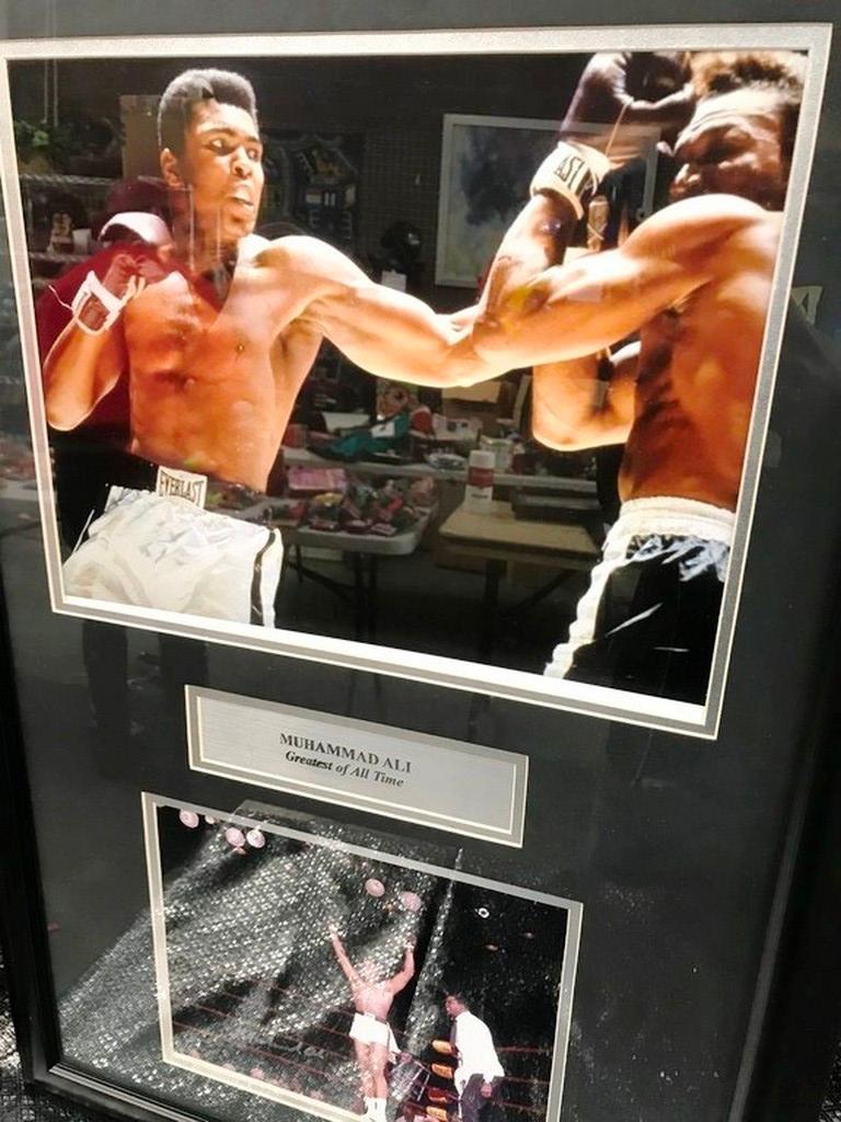 SIGNED MUHAMMAD ALI "THE GREATEST OF ALL TIME" FRAMED ARTWORK