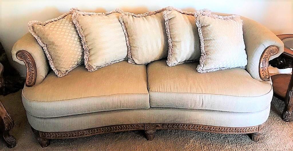 BEAUTIFUL SINGLE CUSTOM MADE SOFA W/ PILLOWS BY SCHNADIG