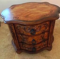 BEAUTIFUL 3 DRAWER CHEST COMMODE