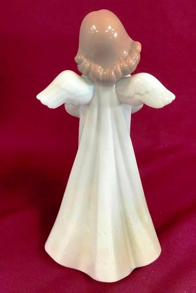 9" TALL LLADRO ANGEL WITH ORIGINAL BOX