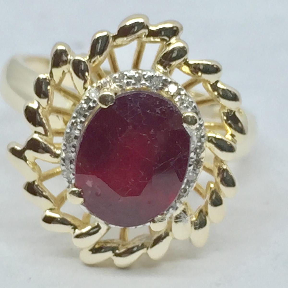 14KT YELLOW GOLD RUBY AND DIAMOND RING