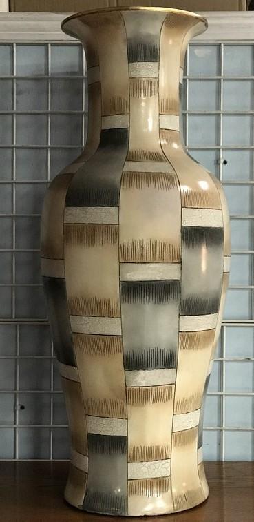 32" TALL D�COR VASE ( TAN, IVORY  GRAY)