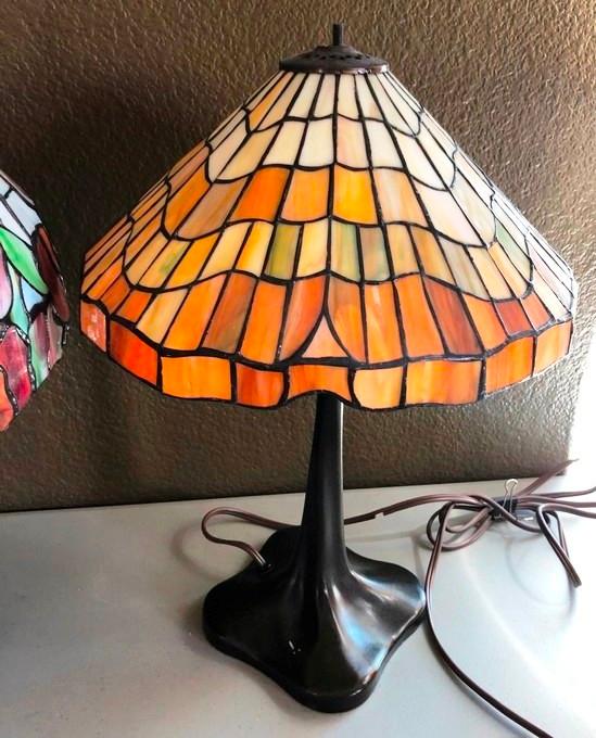 LOT OF TWO 18" TALL LAMPS