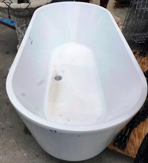 NEW BATHROOM TUB