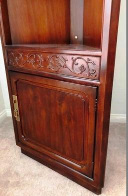 GORGEOUS ROSEWOOD CORNER CABINET BY HENDREDON