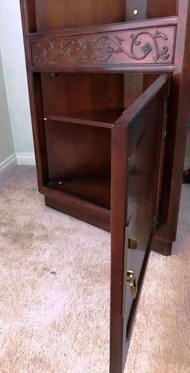 GORGEOUS ROSEWOOD CORNER CABINET BY HENDREDON