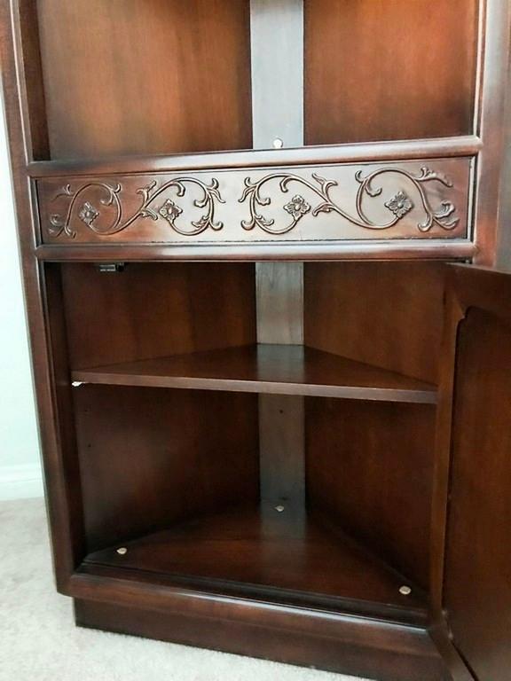 GORGEOUS ROSEWOOD CORNER CABINET BY HENDREDON