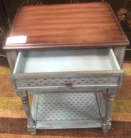 NEW WMC DESIGNER "HARTFORD" END TABLE BY STEIN WORLD (171.00