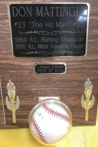 MLB WALL PLAQUE - SIGNED BASEBALL W/ CERTIFICATE