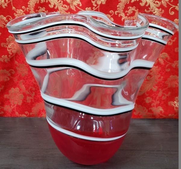 RED W/ WHITE STRIPES ART GLASS BOWL