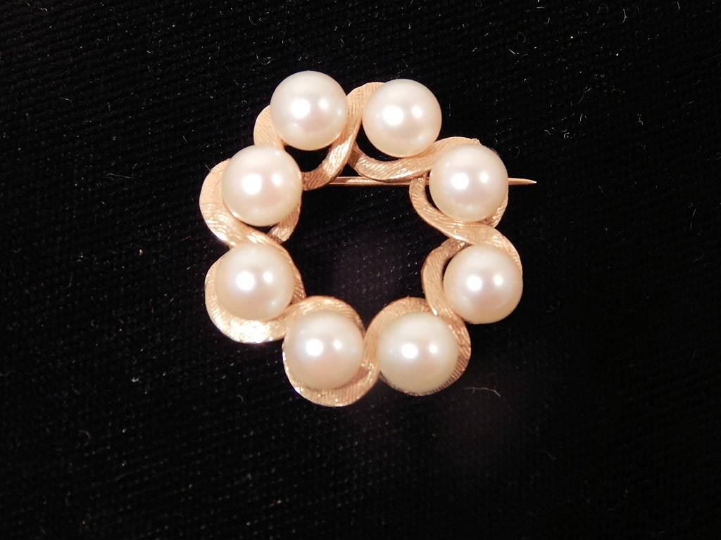 14kt Gold & Real Cultured Pearl Brooch