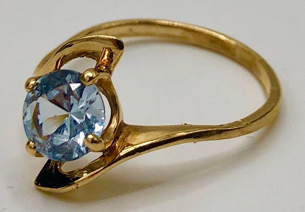 10kt Gold & Topaz Ring - 1.4 Gr, Size 5½