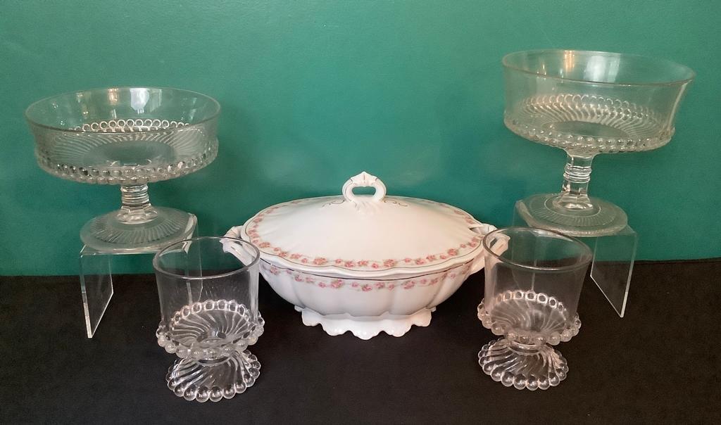 4 Pieces Patterned Glass;     Covered Casserole