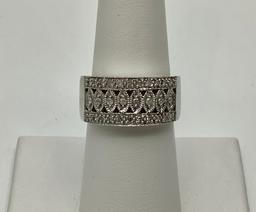 10kt White Gold Diamond Ring - Size 7 (5.0g Total Weight)