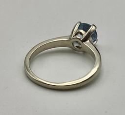 10kt Blue Topaz Ring - Size 4¼ (2.1g Total Weight)