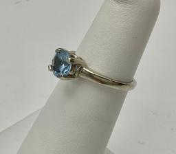 10kt Blue Topaz Ring - Size 4¼ (2.1g Total Weight)