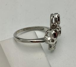 14kt White Gold Garnet & Diamond Ring - Size 6 (3.7g Total Weight)