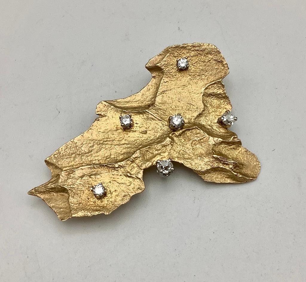 14kt Diamond Brooch - 2"x1½" (18.6g Total Weight)