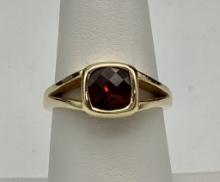 14kt Garnet Ring - Size 7½ (6g Total Weight)