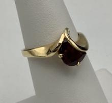 14kt Strell Garnet Ring - Size 7 (4.0g Total Weight)