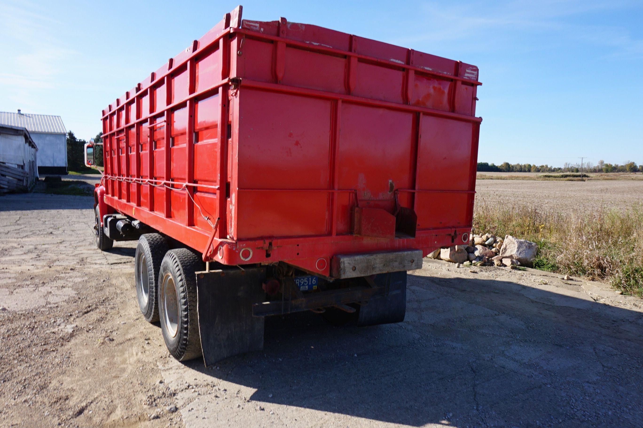 1974 Chevrolet C60 Twin Screw Grain Truck