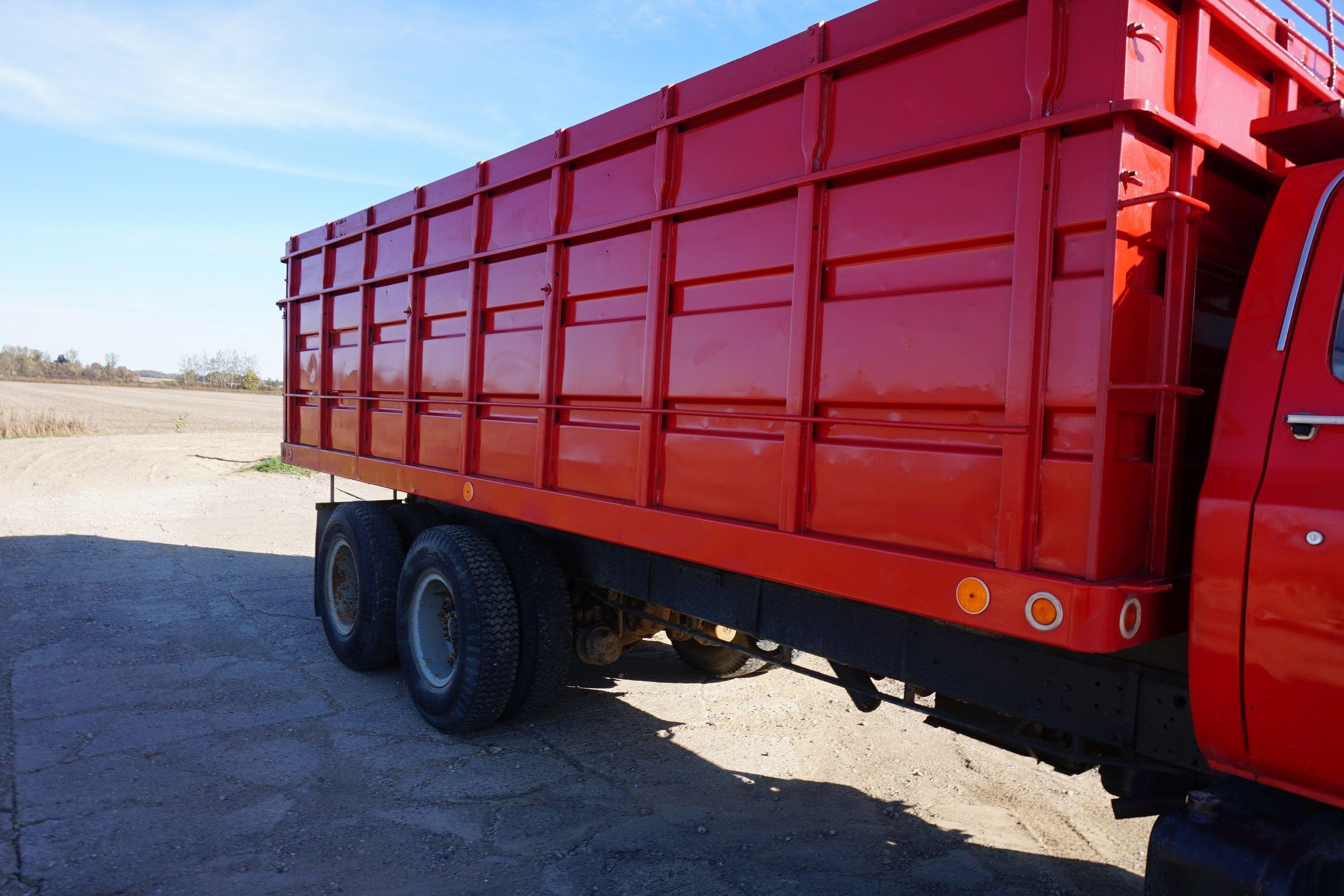 1974 Chevrolet C60 Twin Screw Grain Truck