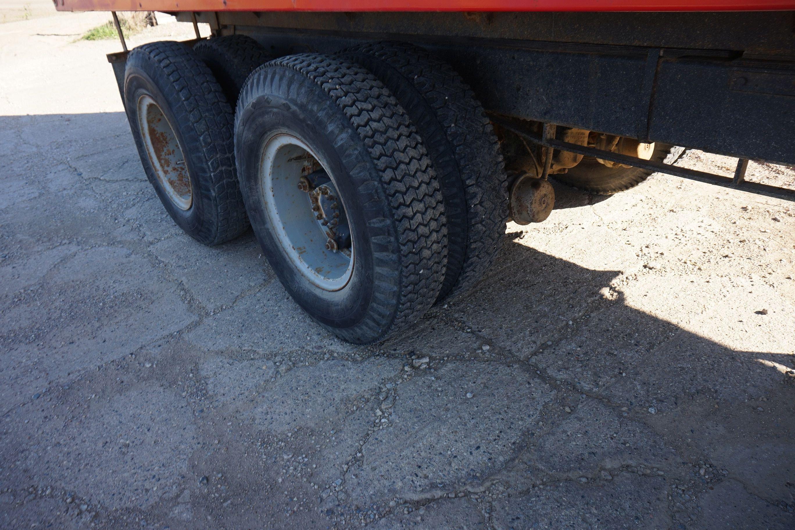 1974 Chevrolet C60 Twin Screw Grain Truck