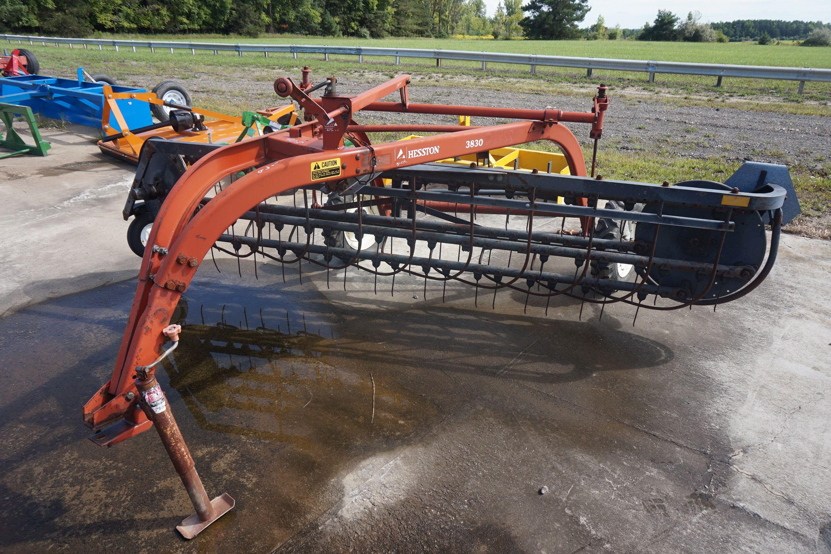 Hesston 3830 Hay Rake