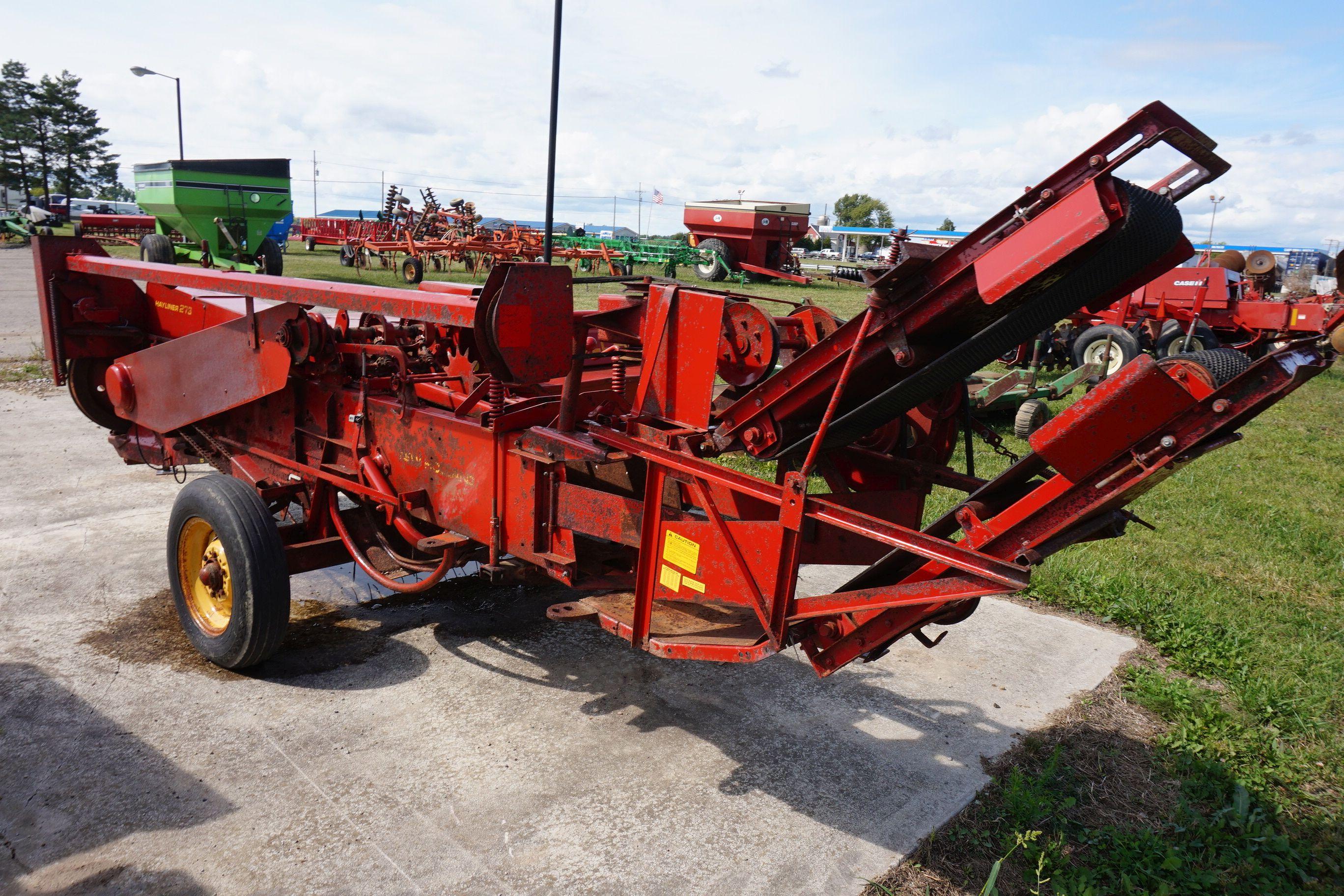 New Holland 273 Square Baler