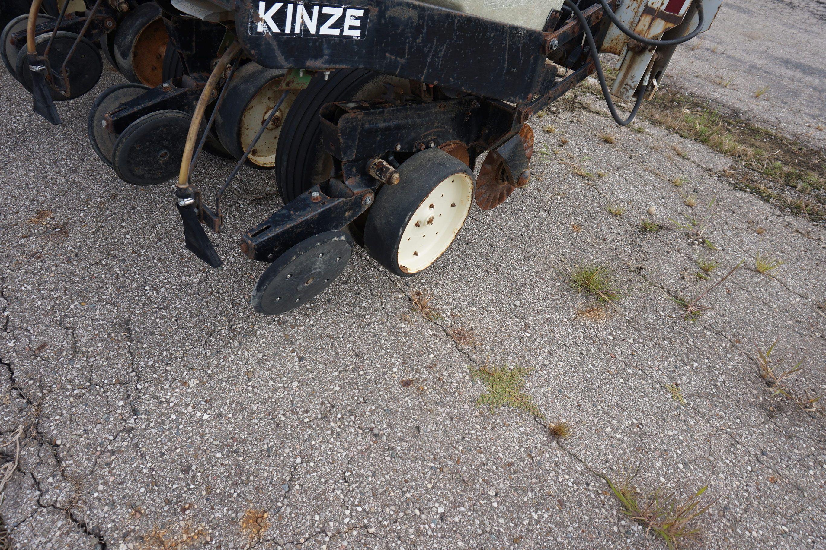 Kinze 6 Row Planter