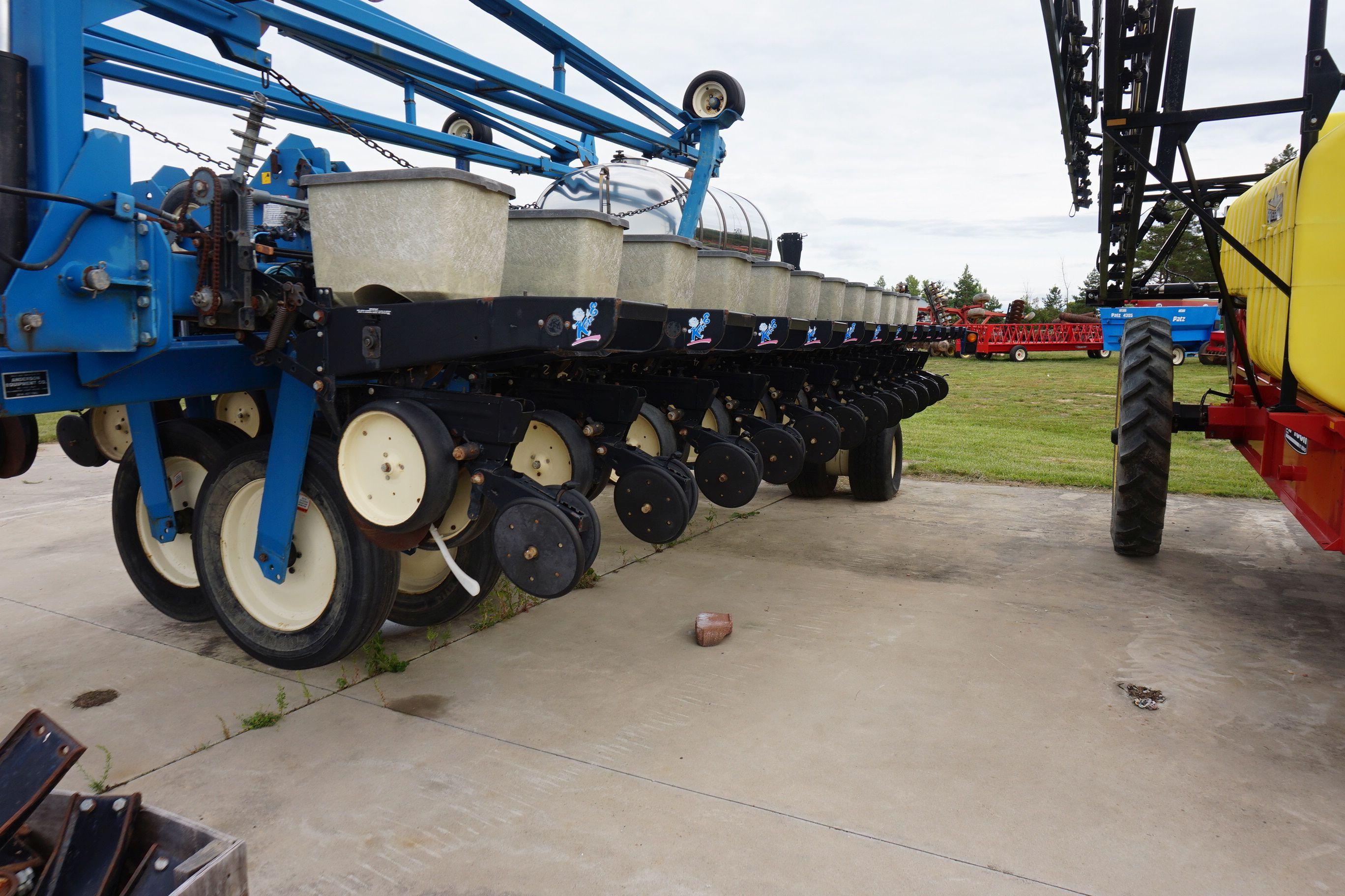 Kinze 2700 Planter, 24-row