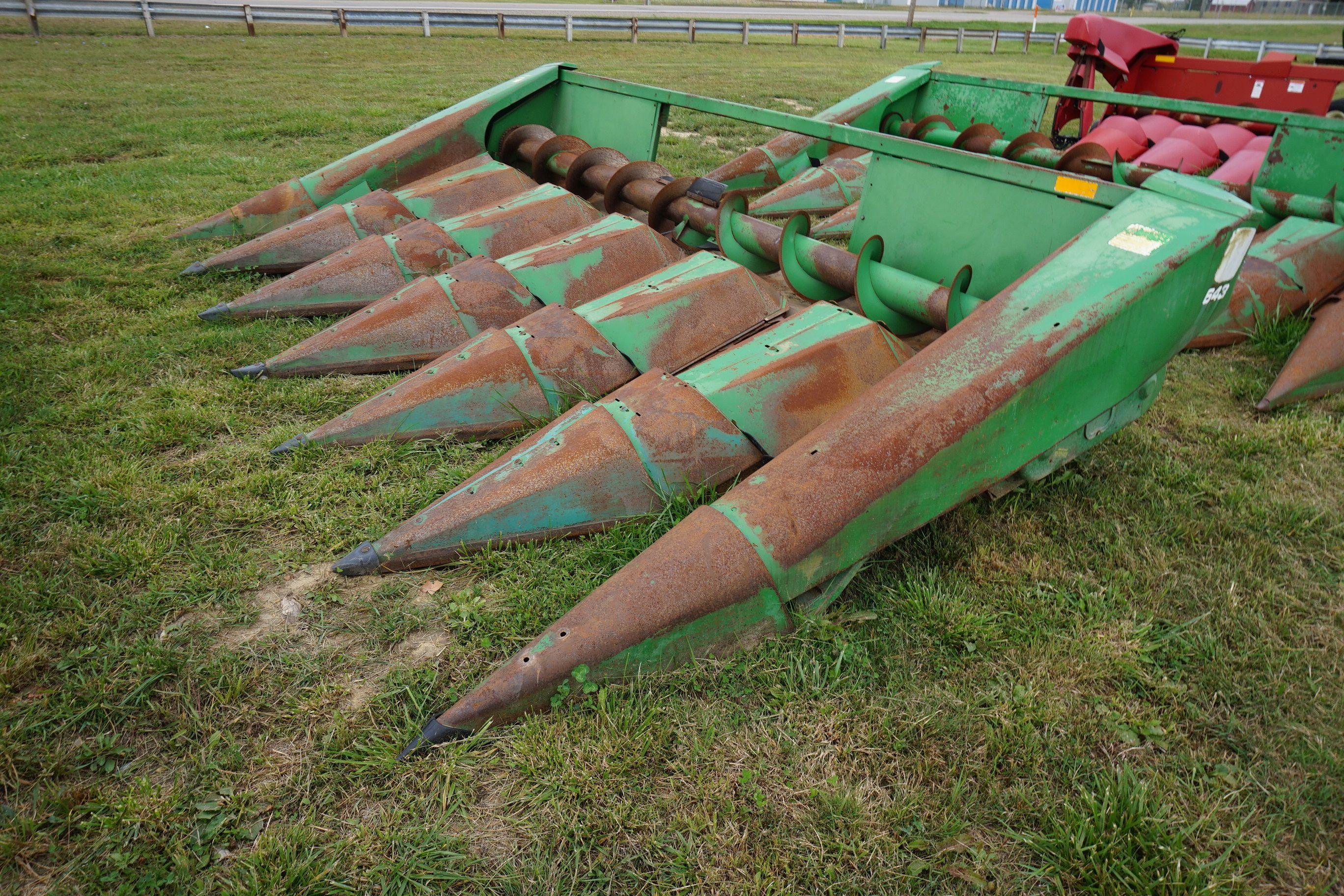 John Deere 643 Corn Head