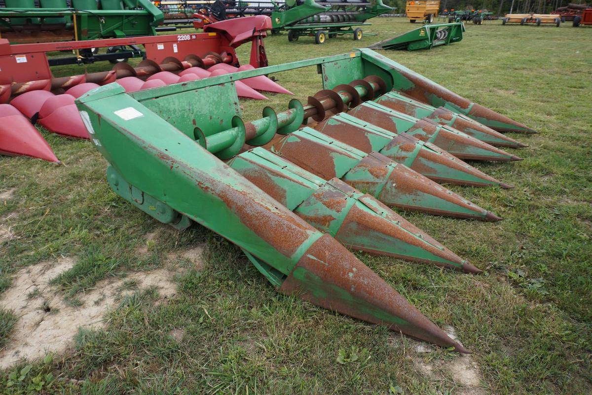 John Deere 643 Corn Head