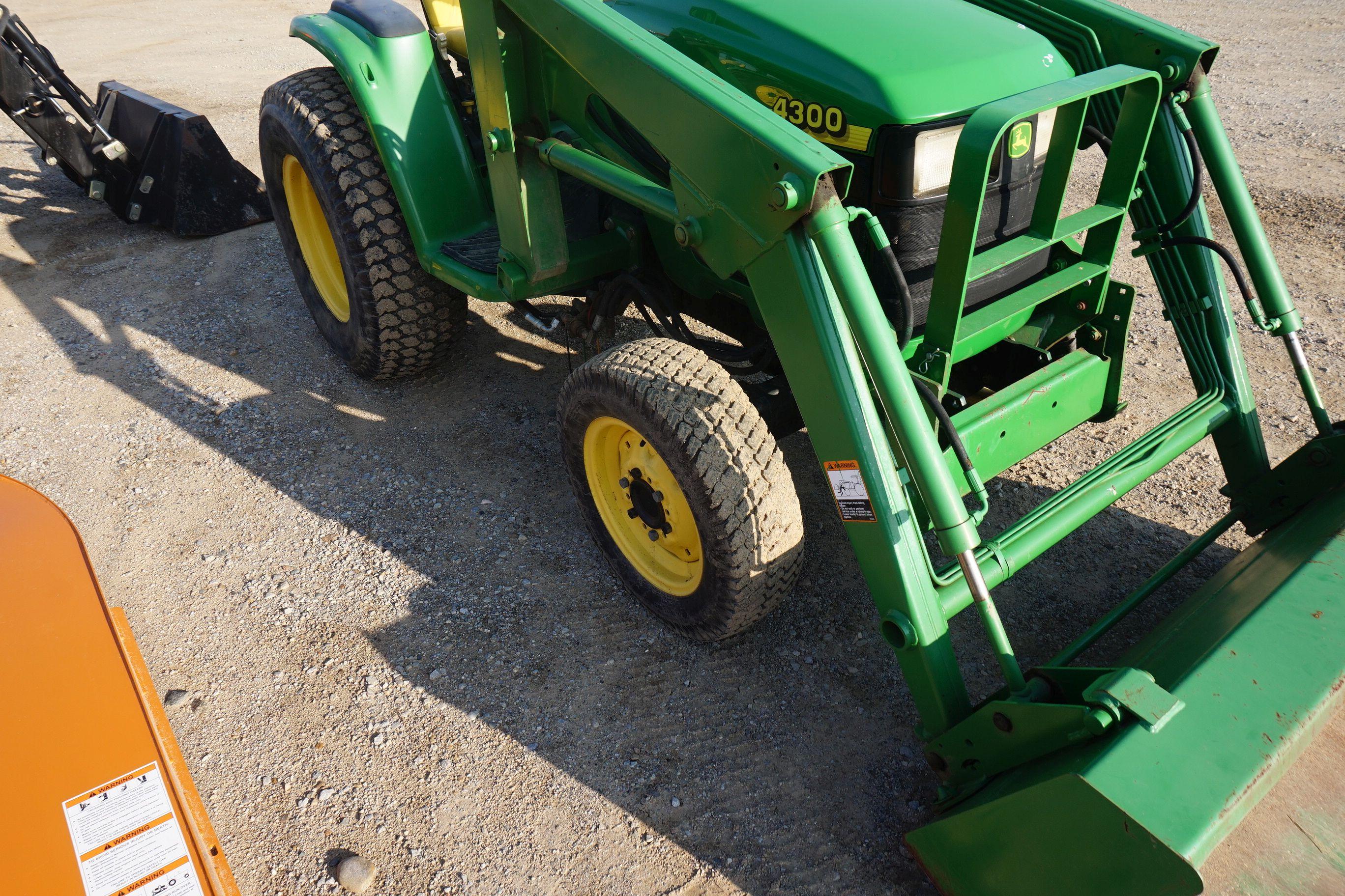 1999 John Deere 4300 diesel tractor