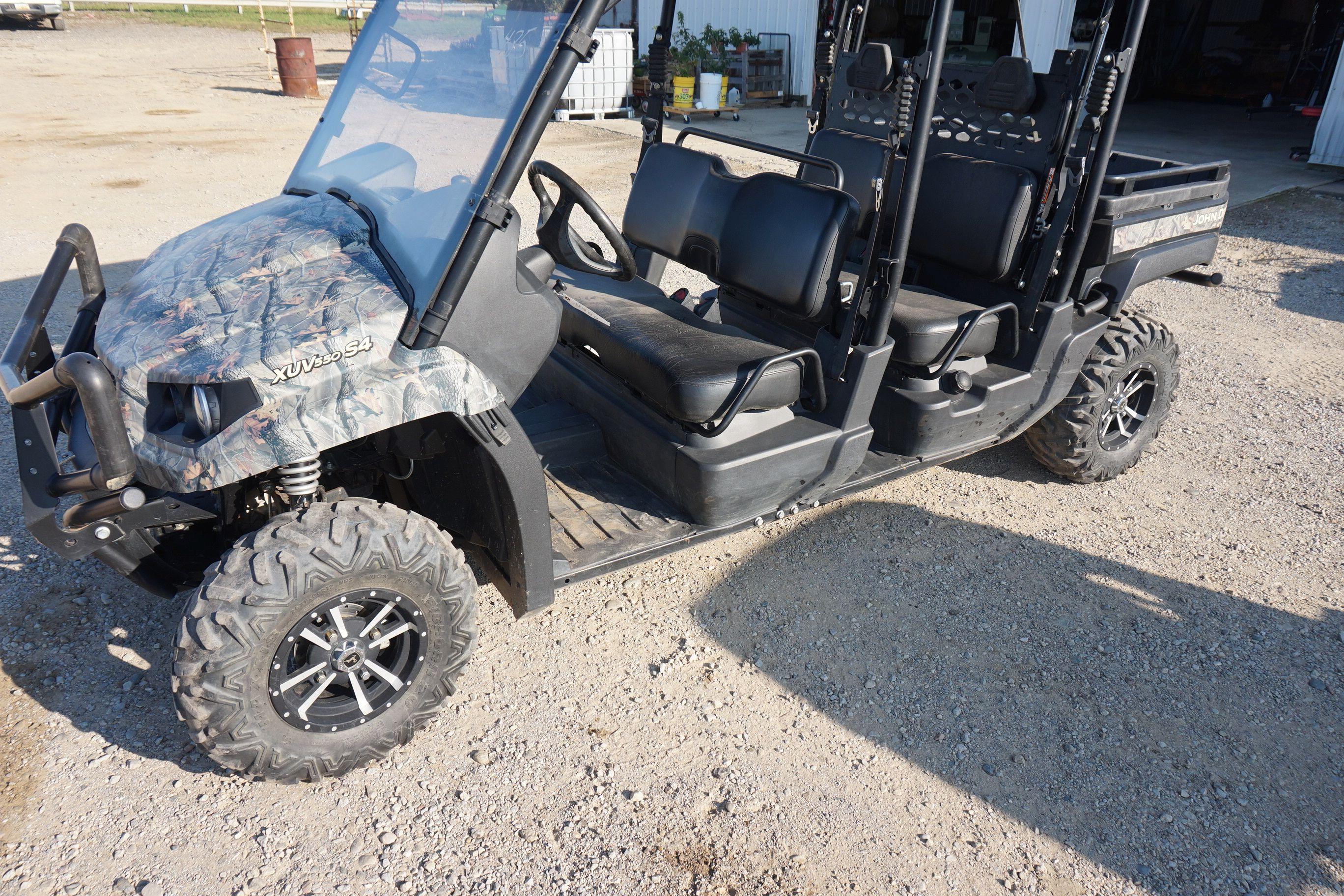 John Deere Gator XUV 550 S4 gas utility vehicle