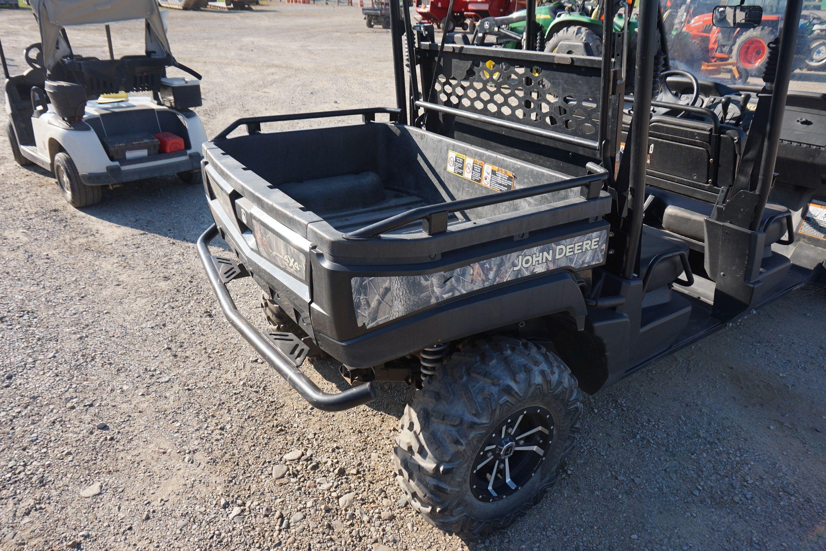 John Deere Gator XUV 550 S4 gas utility vehicle