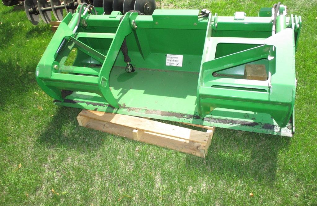 John Deere Grapple Bucket Attachment