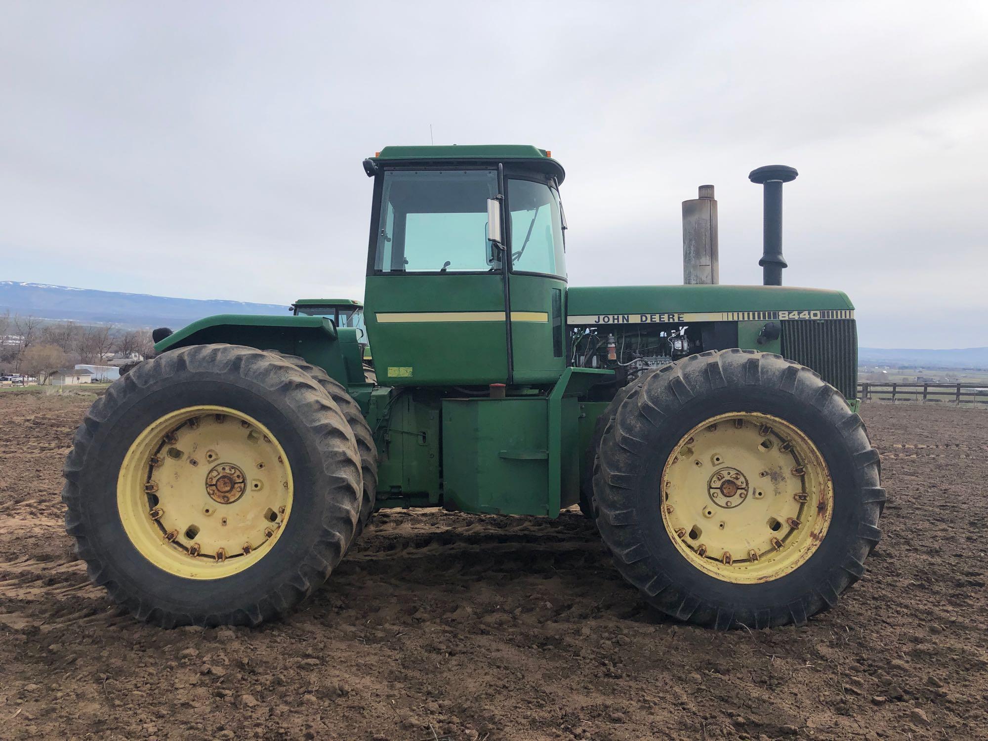 1981 JD 8440 Articulating 4WD Tractor