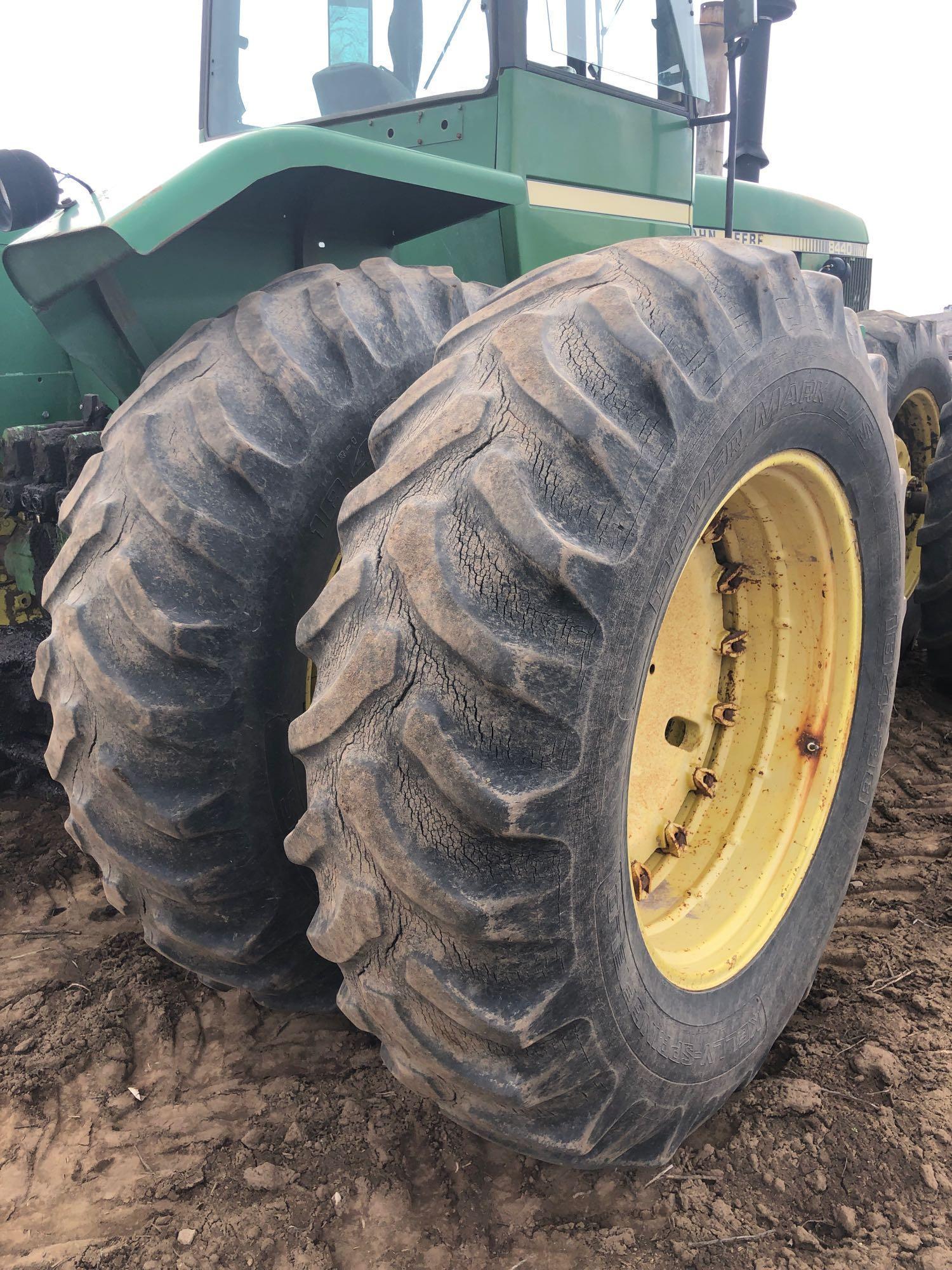 1981 JD 8440 Articulating 4WD Tractor