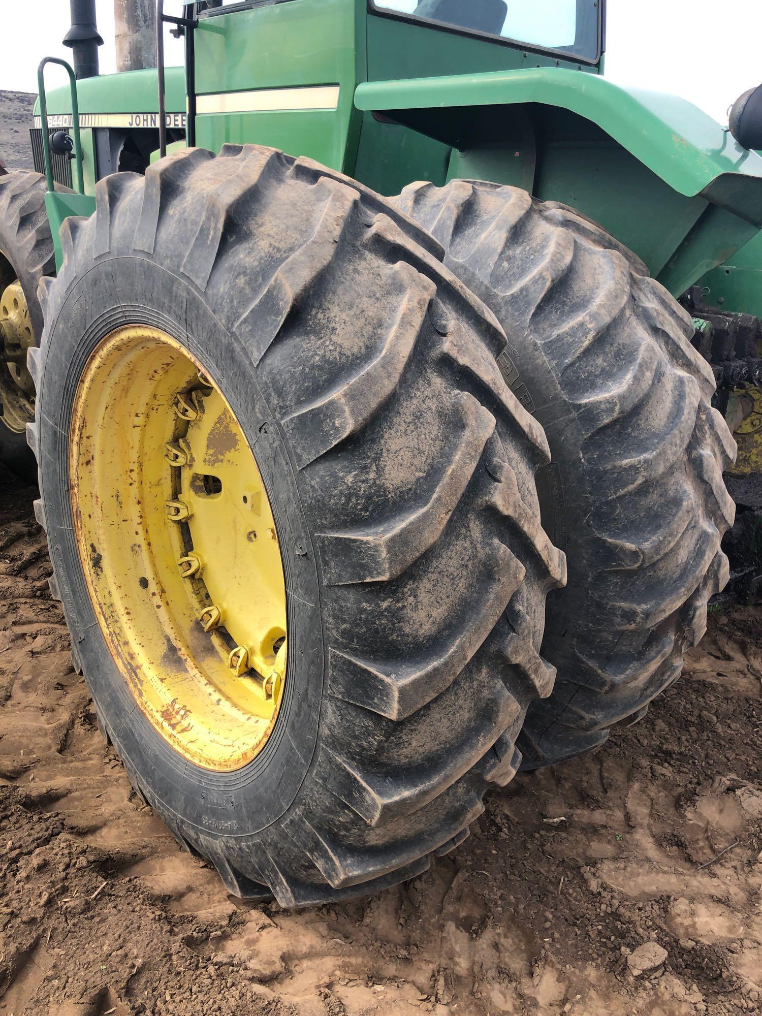 1981 JD 8440 Articulating 4WD Tractor