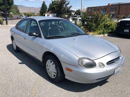 P105 1999 Ford Taurus