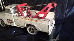 Antique Tonka Wrecker Truck