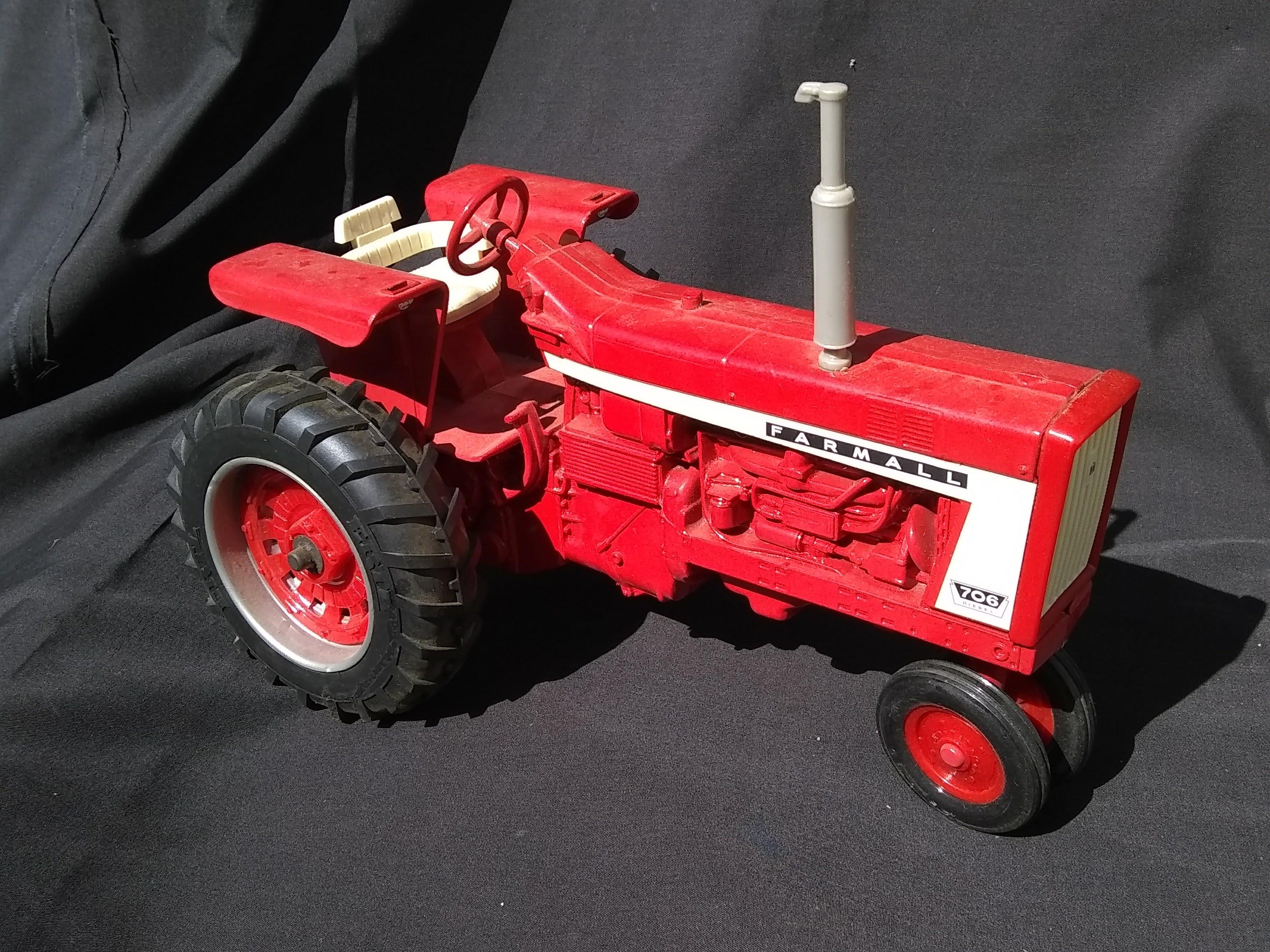 Diecast Farmall 706 Tractor