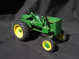 DIe Cast John Deere Tractor