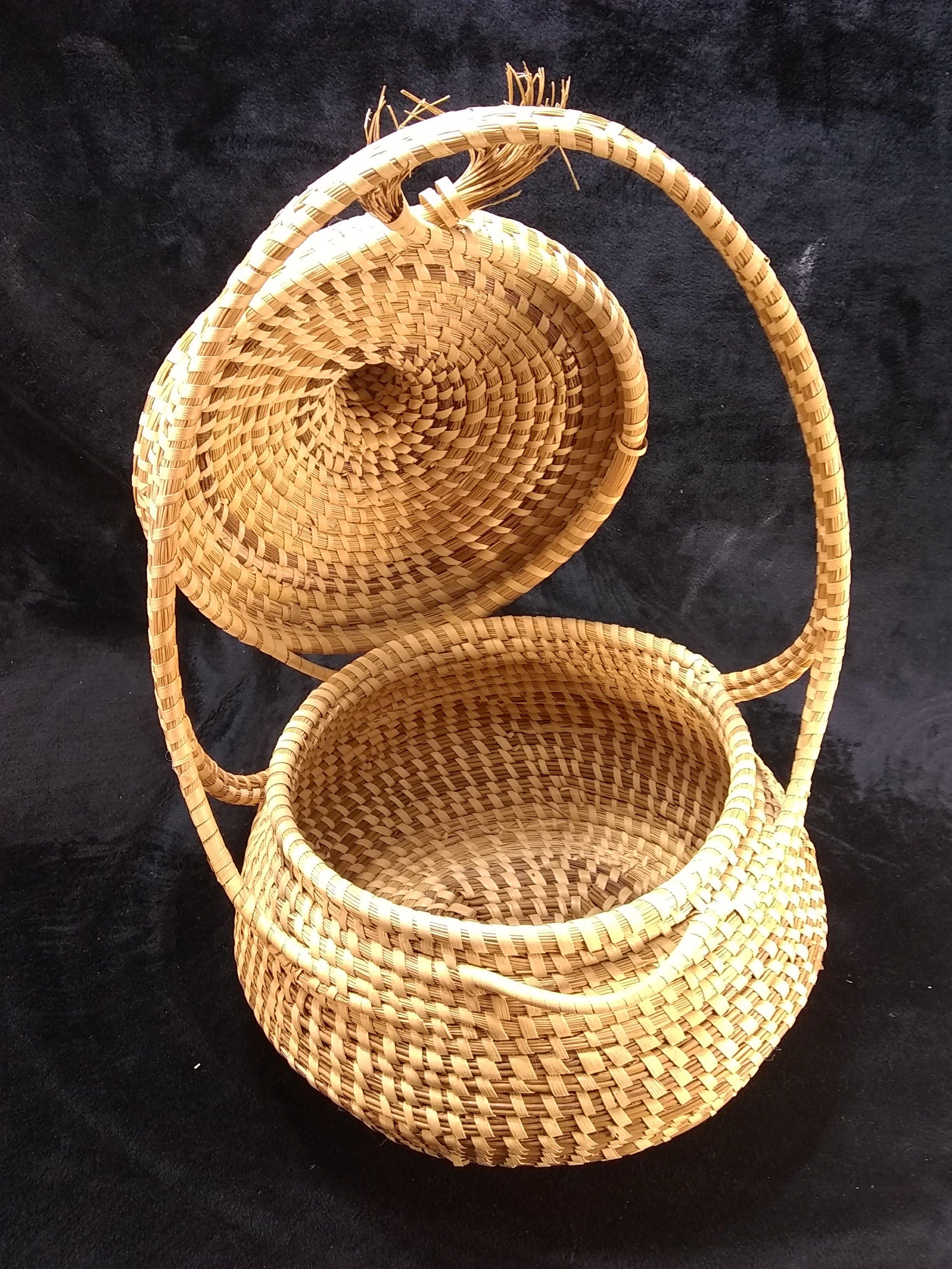 Hand Crafted Gullah Sweet Grass Lidded Handle Basket